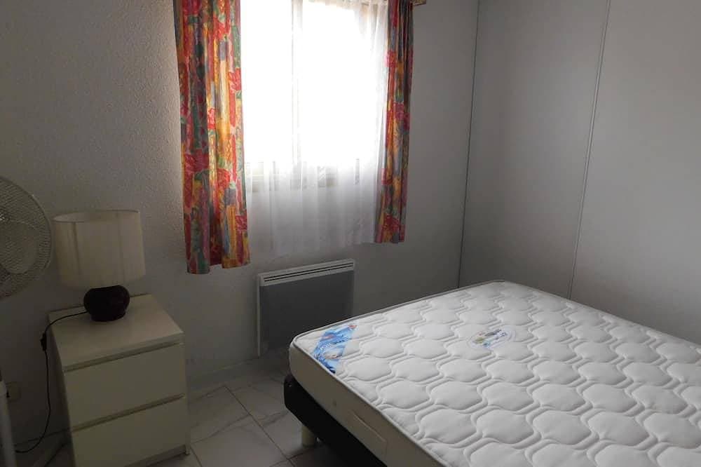 Foto 6 von 12: F9 Große helle Wohnung, 3 Zimmer, Strand 50m, Pool und Meerblick
