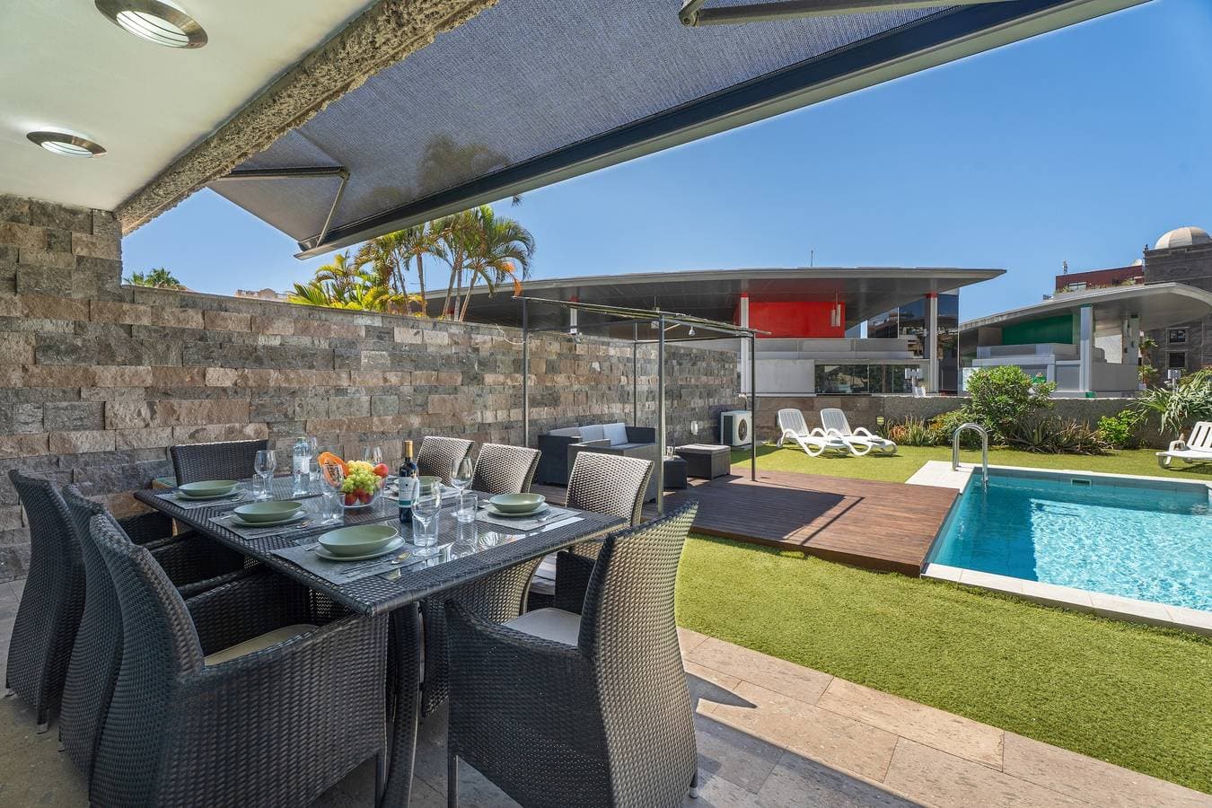 Foto 3 von 34: Ferienvilla 'Playa Del Duque' mit privater Terrasse, WLAN und Klimaanlage
