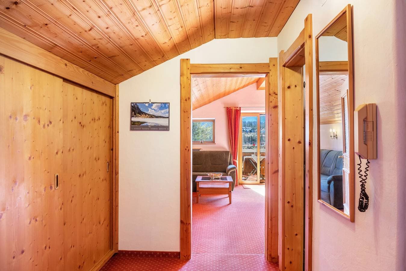 Foto 7 von 18: Ferienwohnung 'Alpenblick Tilly - Walchensee' mit Bergblick, Gemeinschaftsgarten und WLAN