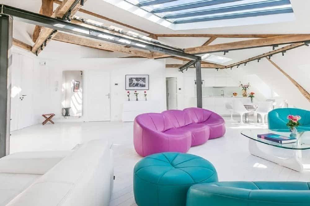 Foto 11 von 30: A Striking Sunlit Haussmann Penthouse- Luxury Living In Monceau Champs Elysees