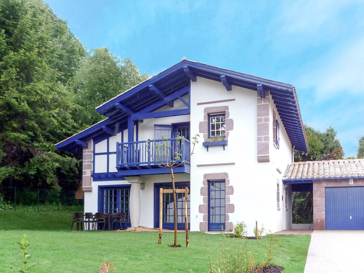 Kleine Ferienanlage Le Domaine de Lana 1