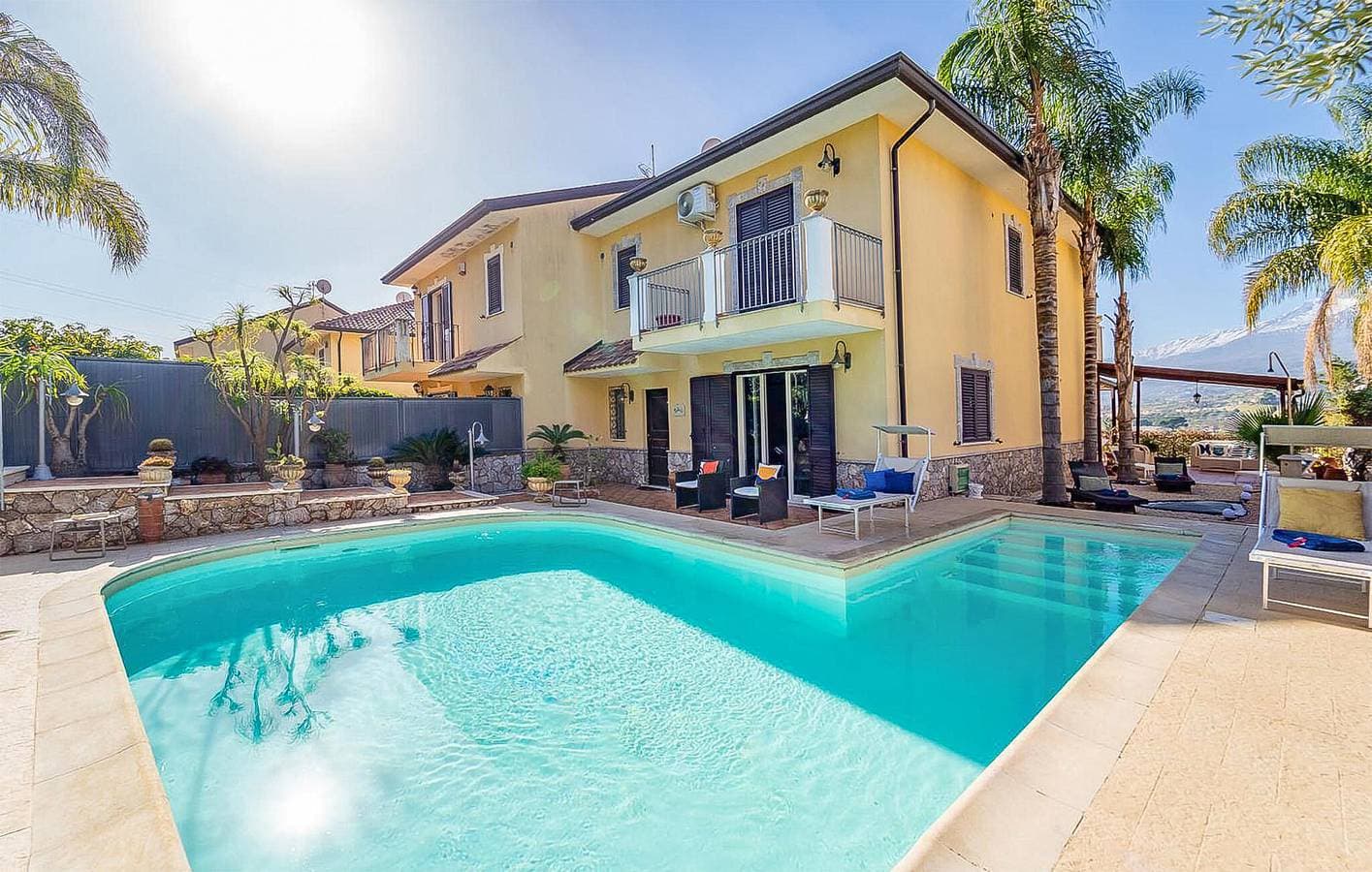 Luxuriöses Apartment mit Pool, Parkplatz und AC, 2,5 km zum Strand 1