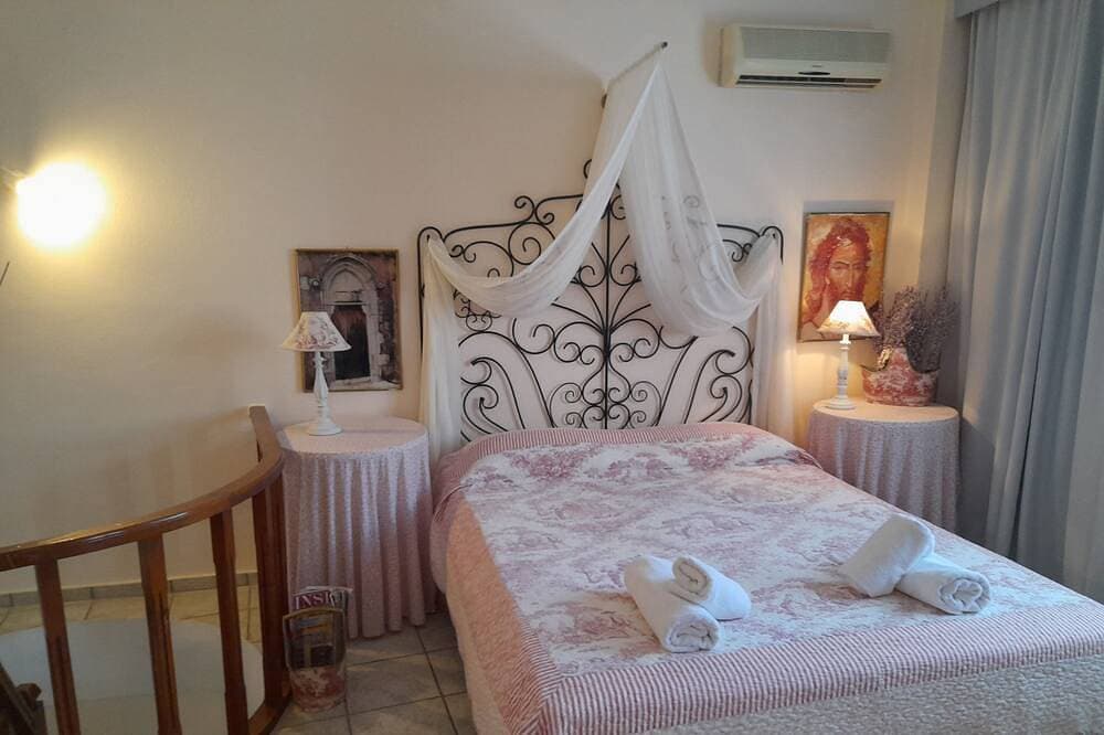 Foto 2 von 30: Farbige Rea Suite, Pool, Patio, Dachterrasse, in der Nähe von Rethymno