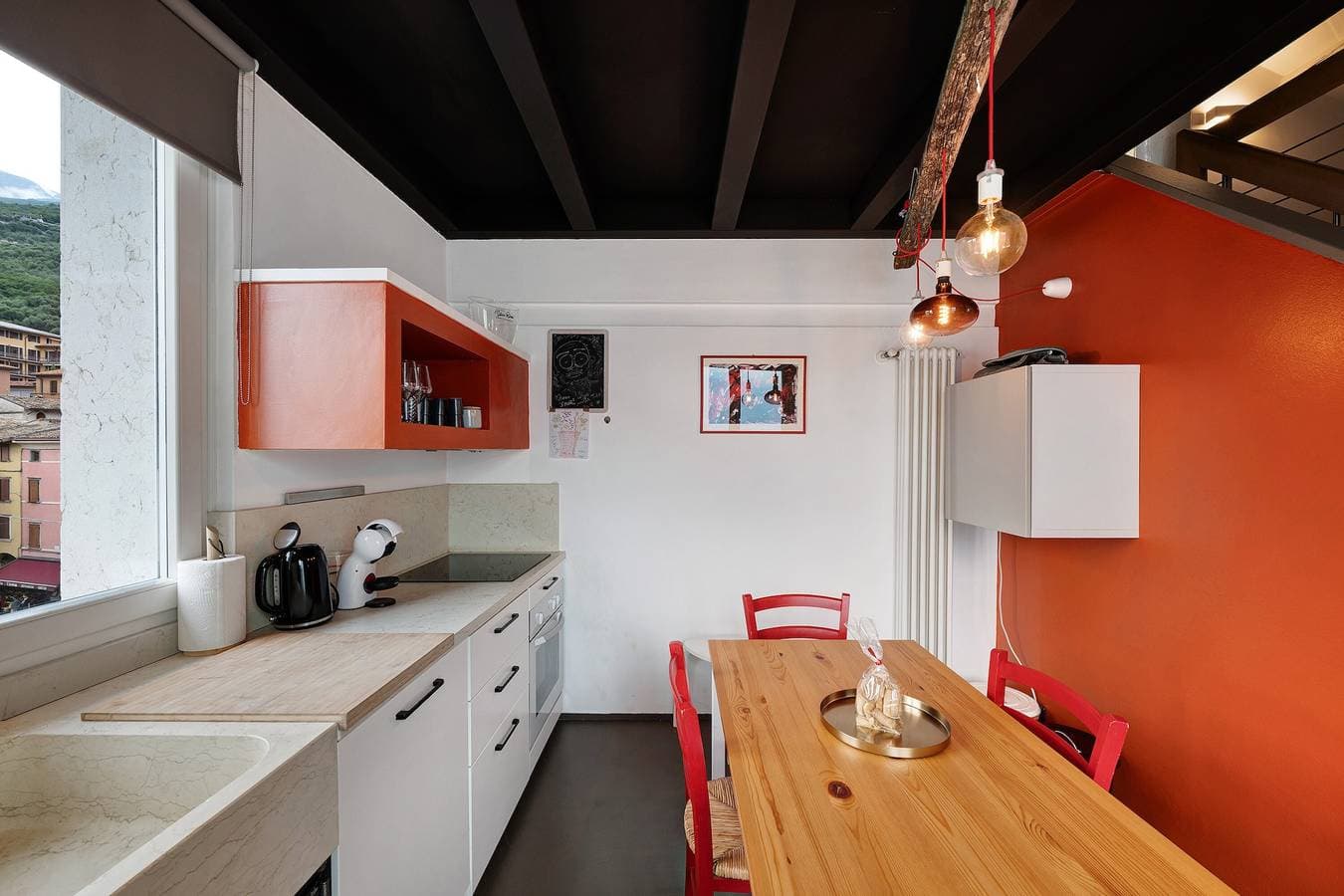 Foto 6 von 36: Ferienwohnung 'Angolo Sul Porto' mit Blick auf den See, WLAN und Klimaanlage