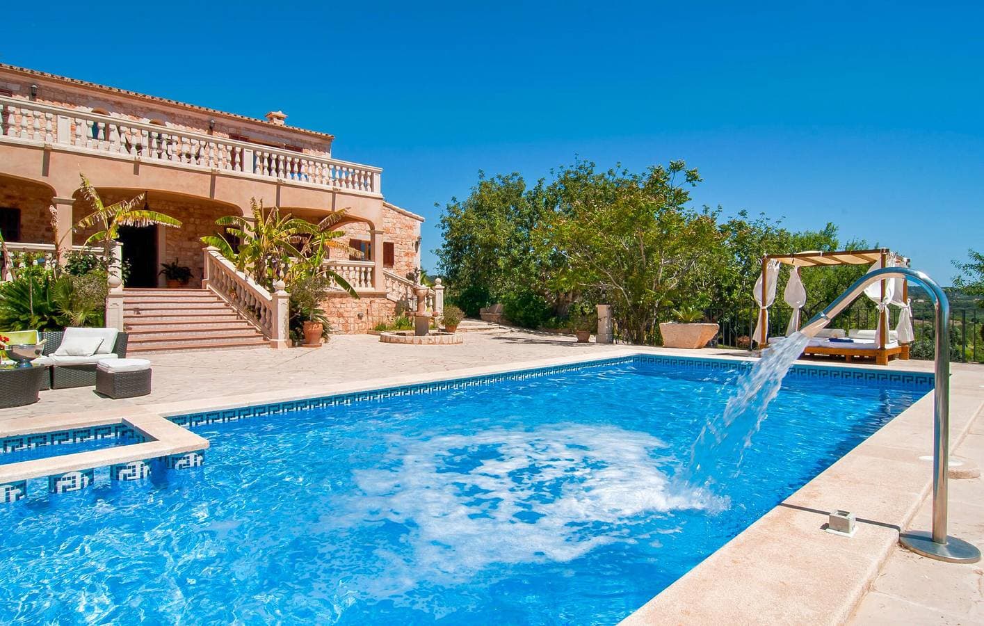 Foto 4 von 37: Rückzugsort mit Meerblick, Pool, Terrasse und AC in der Nähe von Restaurants und Stadtzentrum