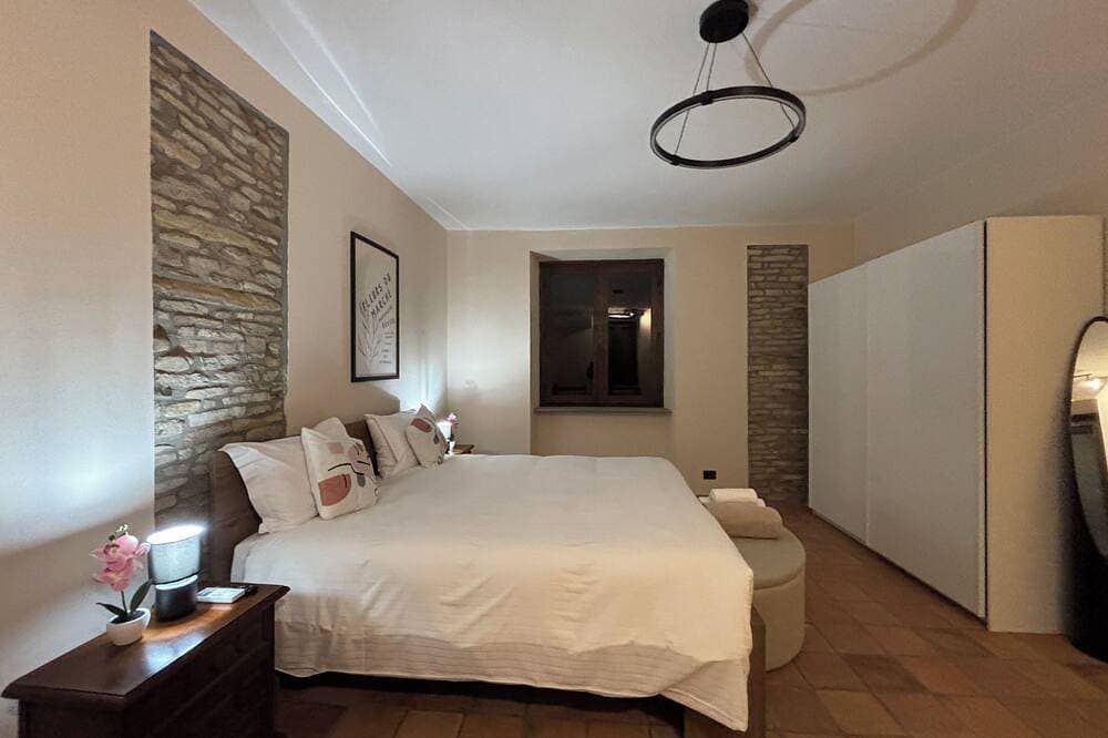 Foto 4 von 30: Relais Portaluna Serena / 1Br + Studio, Sleeps 4, Garden, Langhe Views