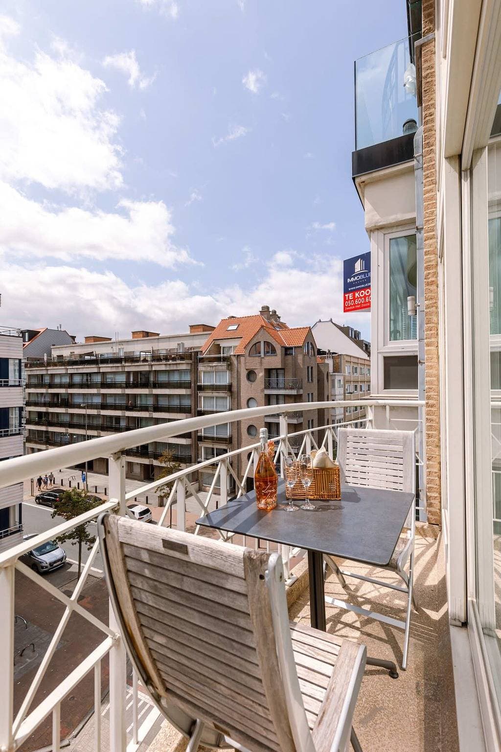 Foto 4 von 32: Bright 3Br retreat w/ kitchen & balcony