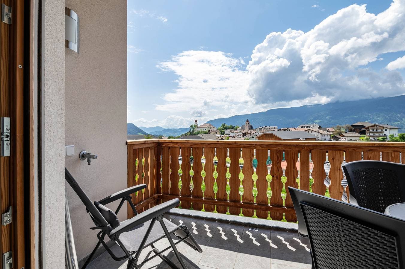 Foto 5 von 30: Ferienwohnung 'Rodererhof Lajen Apt Raschötz' mit Bergblick, Balkon und WLAN
