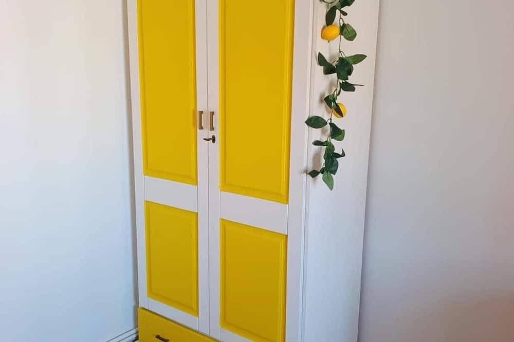 Foto 3 von 10: Zimmer „Lemon“ mit Gemeinschaftspool, WLAN und Klimaanlage