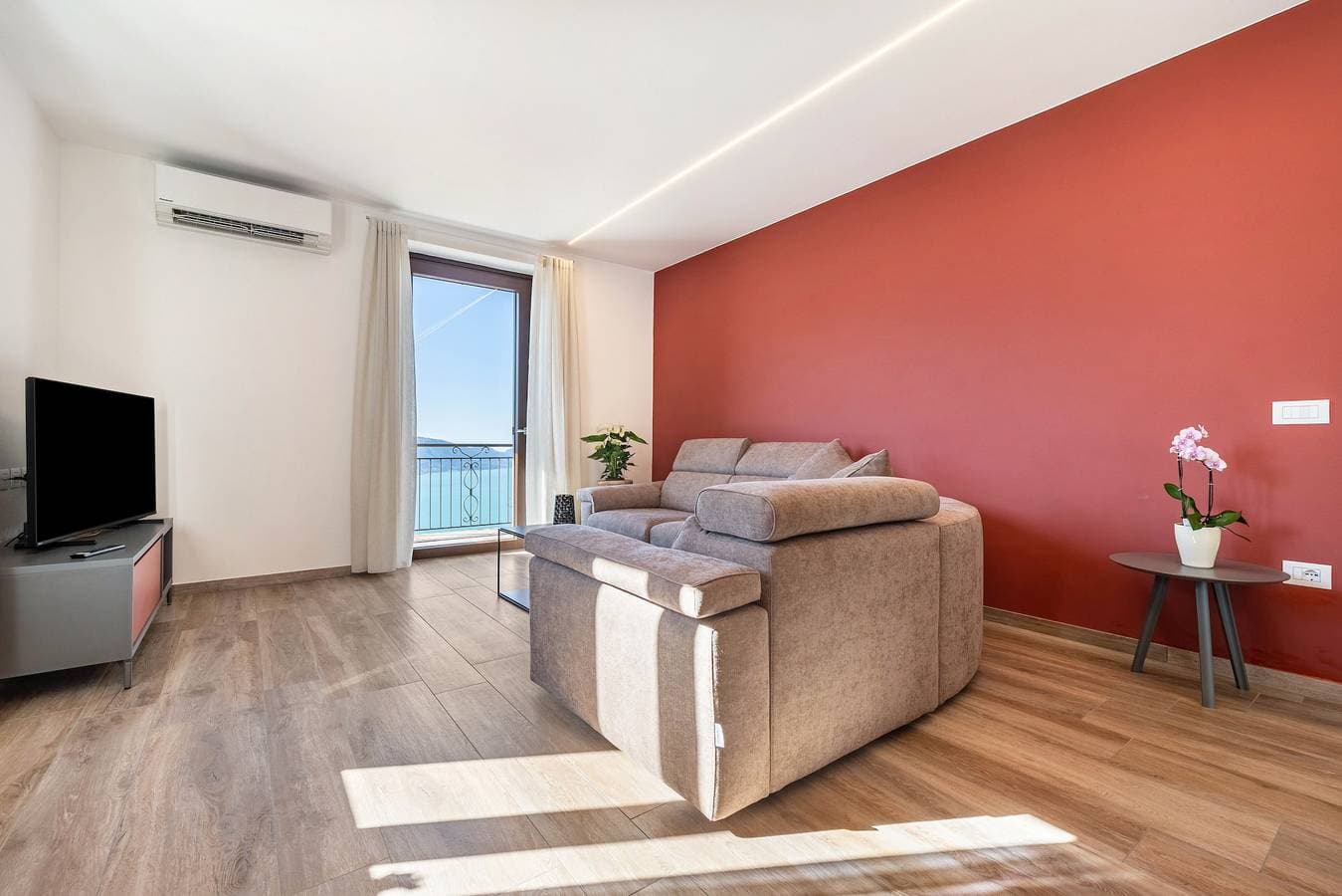 Foto 3 von 31: Ferienwohnung "Il Cinque" mit Seeblick, Gemeinschaftspool und WLAN