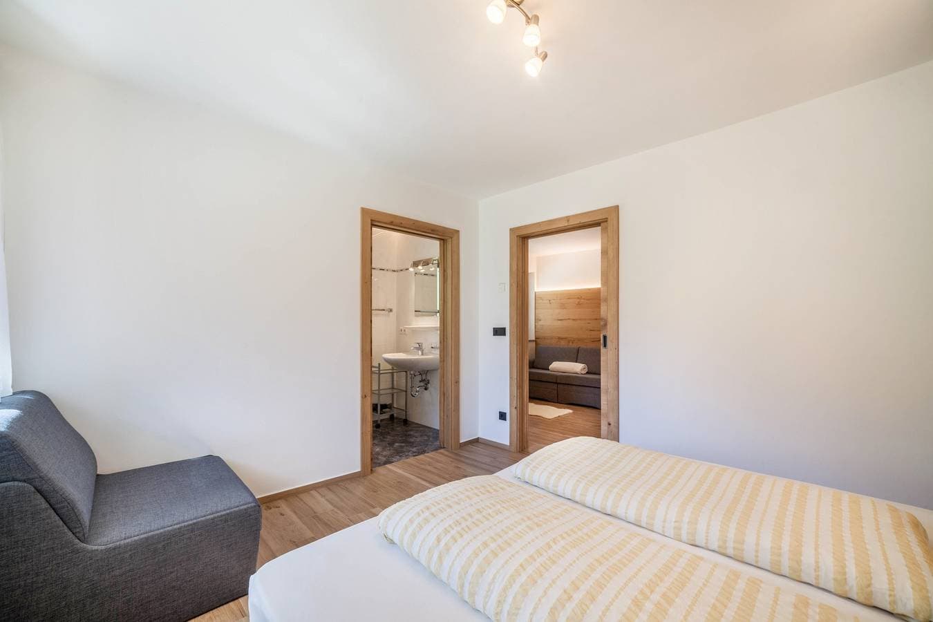 Foto 13 von 30: Ferienwohnung 'Lazins' mit privater Terrasse und WLAN