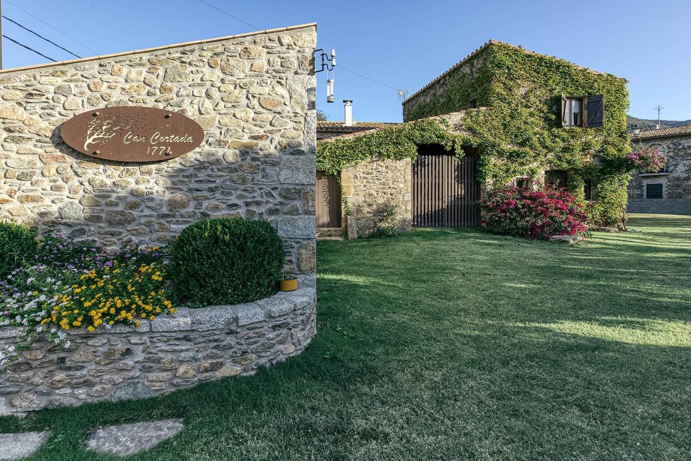 Foto 4 von 40: Ferienhaus "Can Cortada" mit Bergblick, privater Terrasse und WLAN