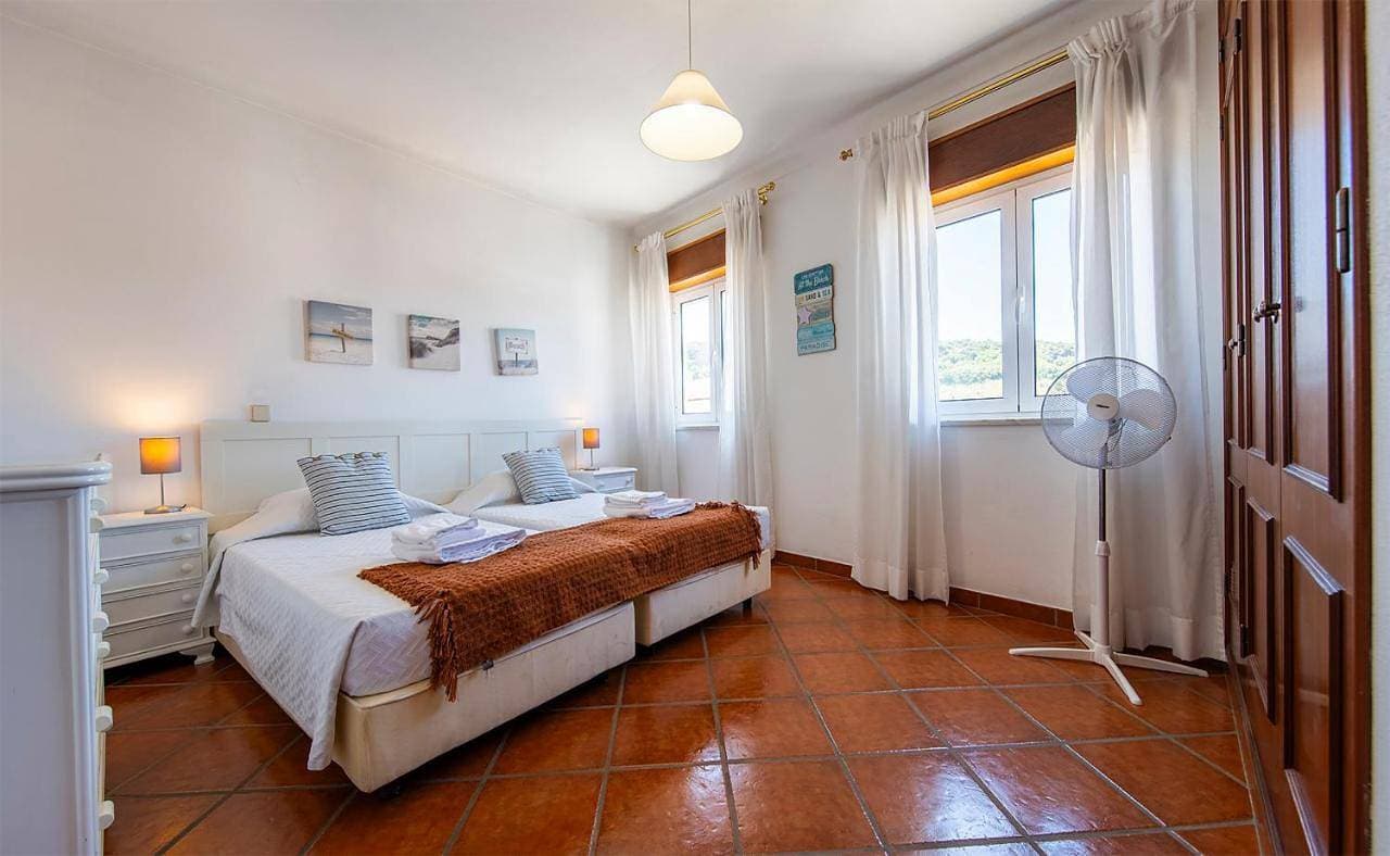 Foto 7 von 31: Three-Bedroom House