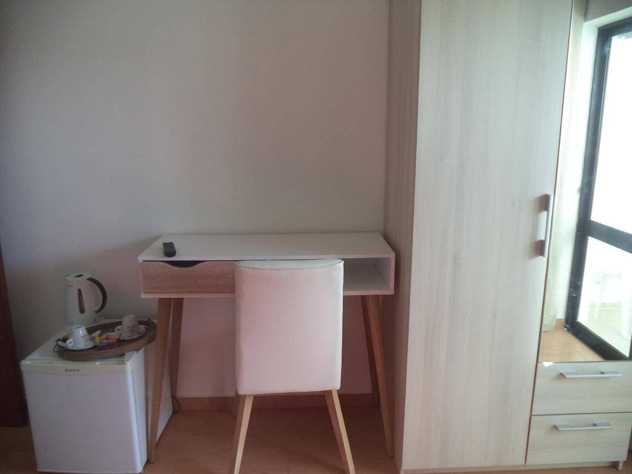 Foto 9 von 17: Twin Room with Private Bathroom