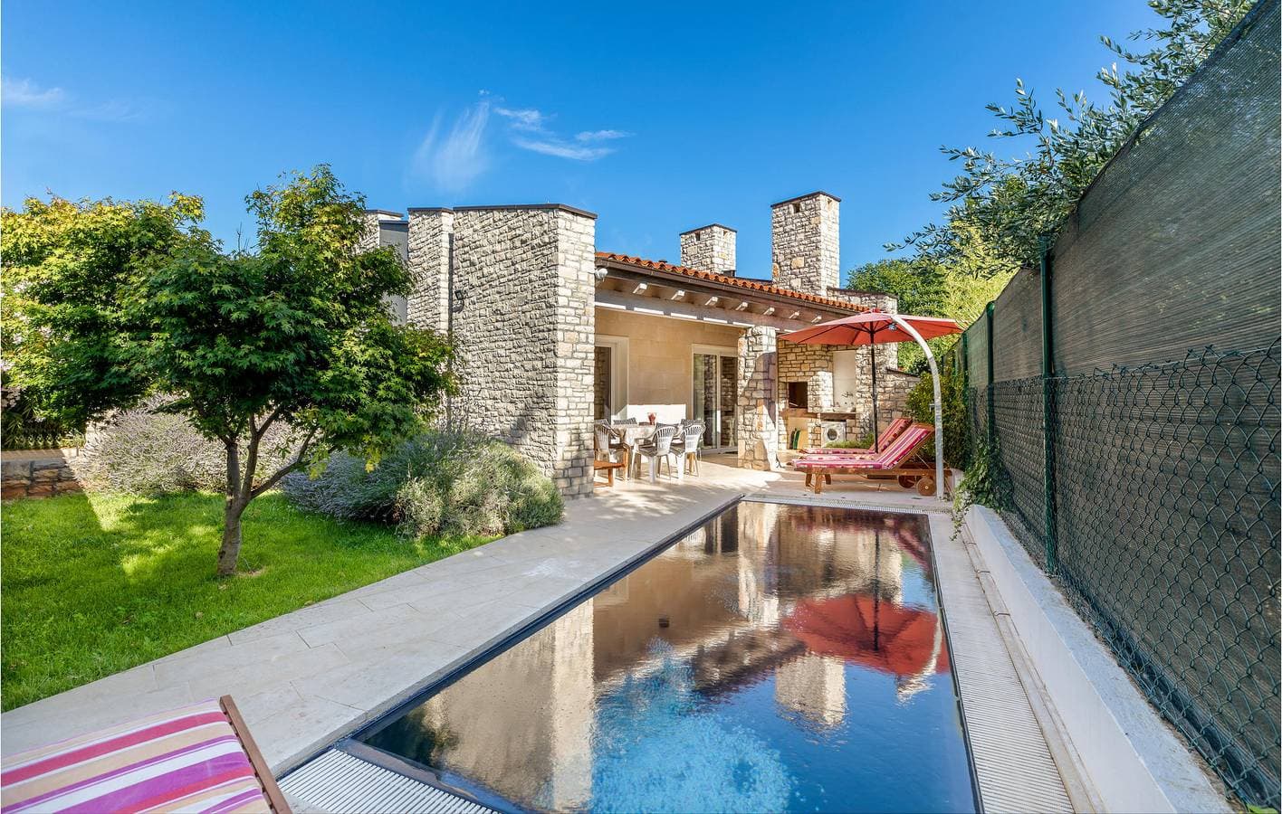 Foto 5 von 30: Gemütliche 2-Zimmer-Wohnung mit Pool, WLAN und Terrasse in der Nähe von Stinjan