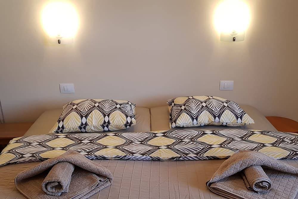 Foto 2 von 30: Schöne 2 Schlafzimmer + 2 Badezimmer Wohnung im Zentrum von Arona