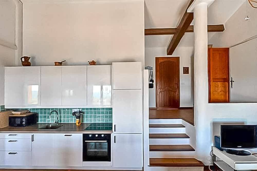 Foto 8 von 17: Nice home in Mons with private swimming pool, can be inside or outside