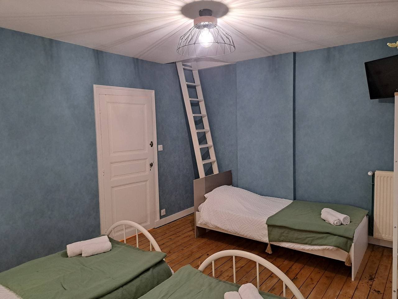 Foto 11 von 26: Gîte Lebasladin für 7 Personen in Lison – Geräumiges Ferienhaus mit Garten