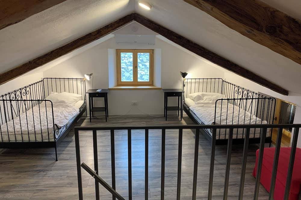 Foto 4 von 24: Typisch Istrisches Steinhaus  mit romantischem Innenhof / Hundefreundlich