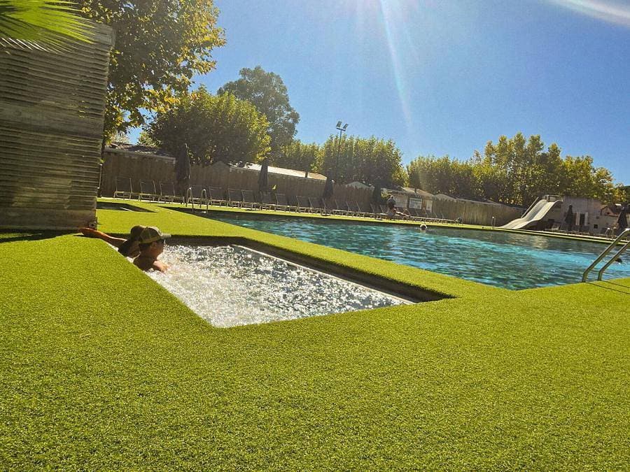 Foto 8 von 27: Camping La Plage d'Argens - Zelt 5 personen - 2 Schlafzimmer | 4-5 Schlafplätze | Kein Bad | Klimaanlage