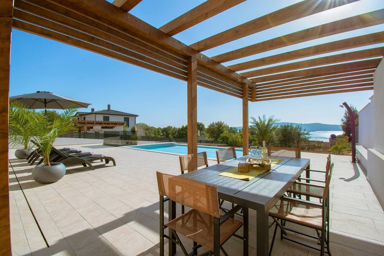 Foto 5 von 61: Neue Villa mit privatem Pool mit Meerblick