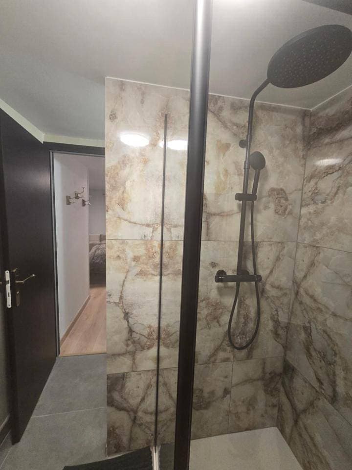 Foto 9 von 10: Double Room with Private Bathroom