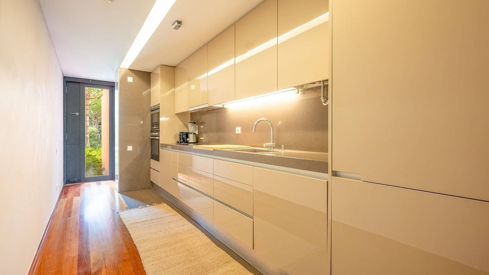 Foto 12 von 41: Ferienhaus für 6 Personen mit Balkon