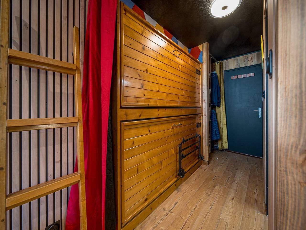 Foto 8 von 10: Holzwohnung mit Balkon
