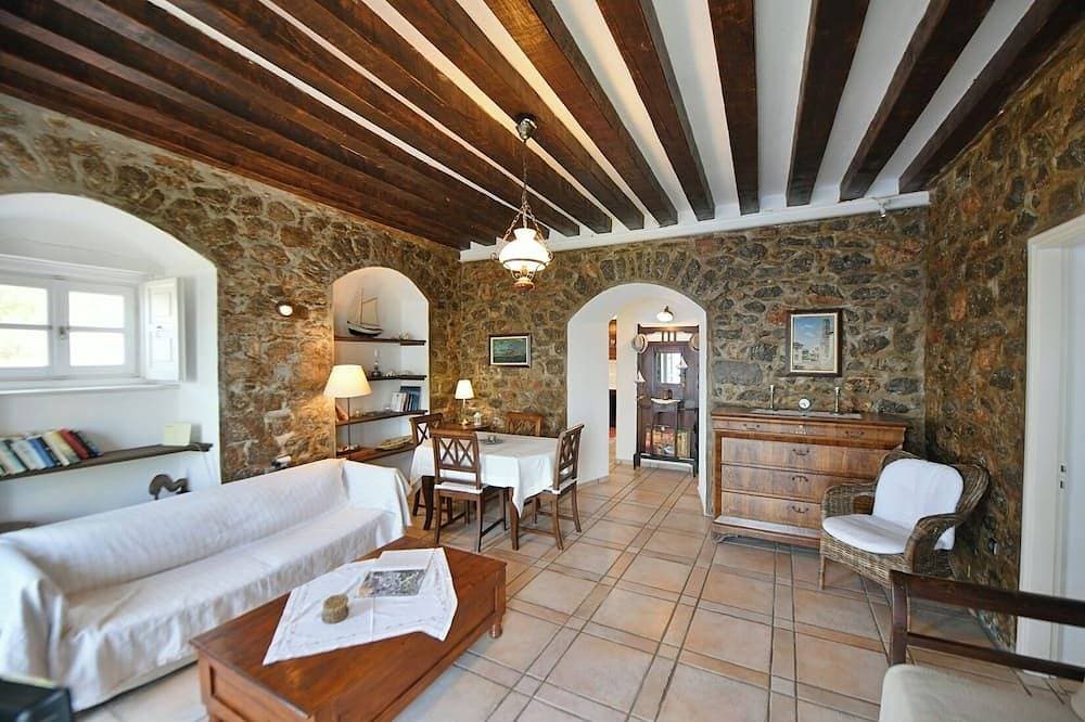 Foto 8 von 30: Luxury 3 room seaside stone villa