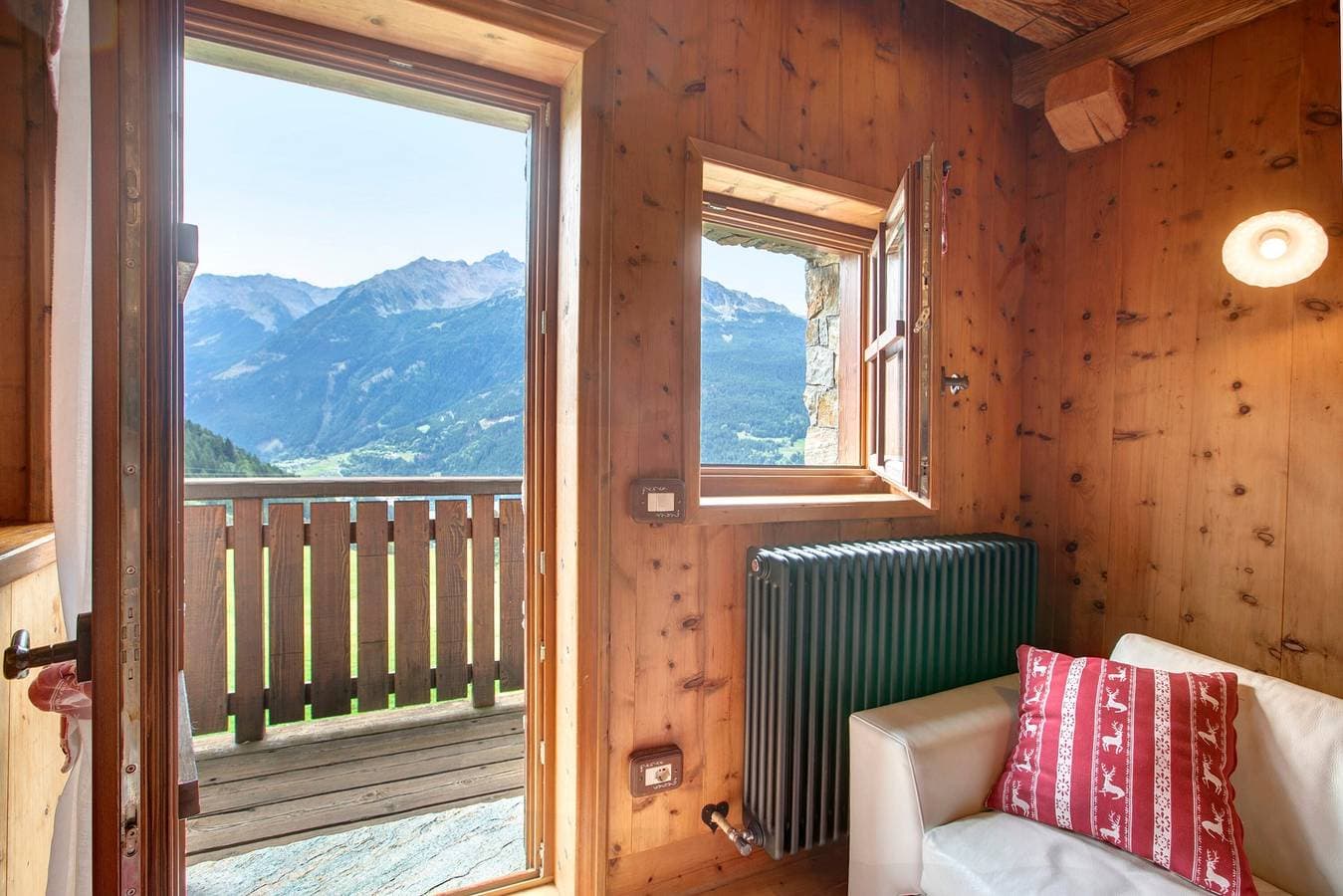 Foto 3 von 26: Ferienwohnung 'Chalet Del Cuore' mit Bergblick, privatem Garten und WLAN
