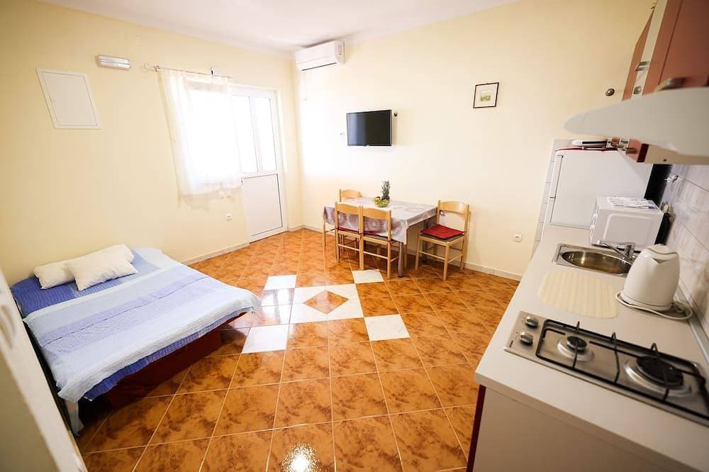 Foto 2 von 11: 1-Zimmer-Ferienwohnung mit Terrasse Kozjaca, Paklenica