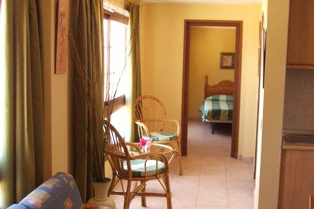 Foto 9 von 14: Ruhig gelegenes Appartment mit grosser Fensterfront, Blick nach Teneriffa