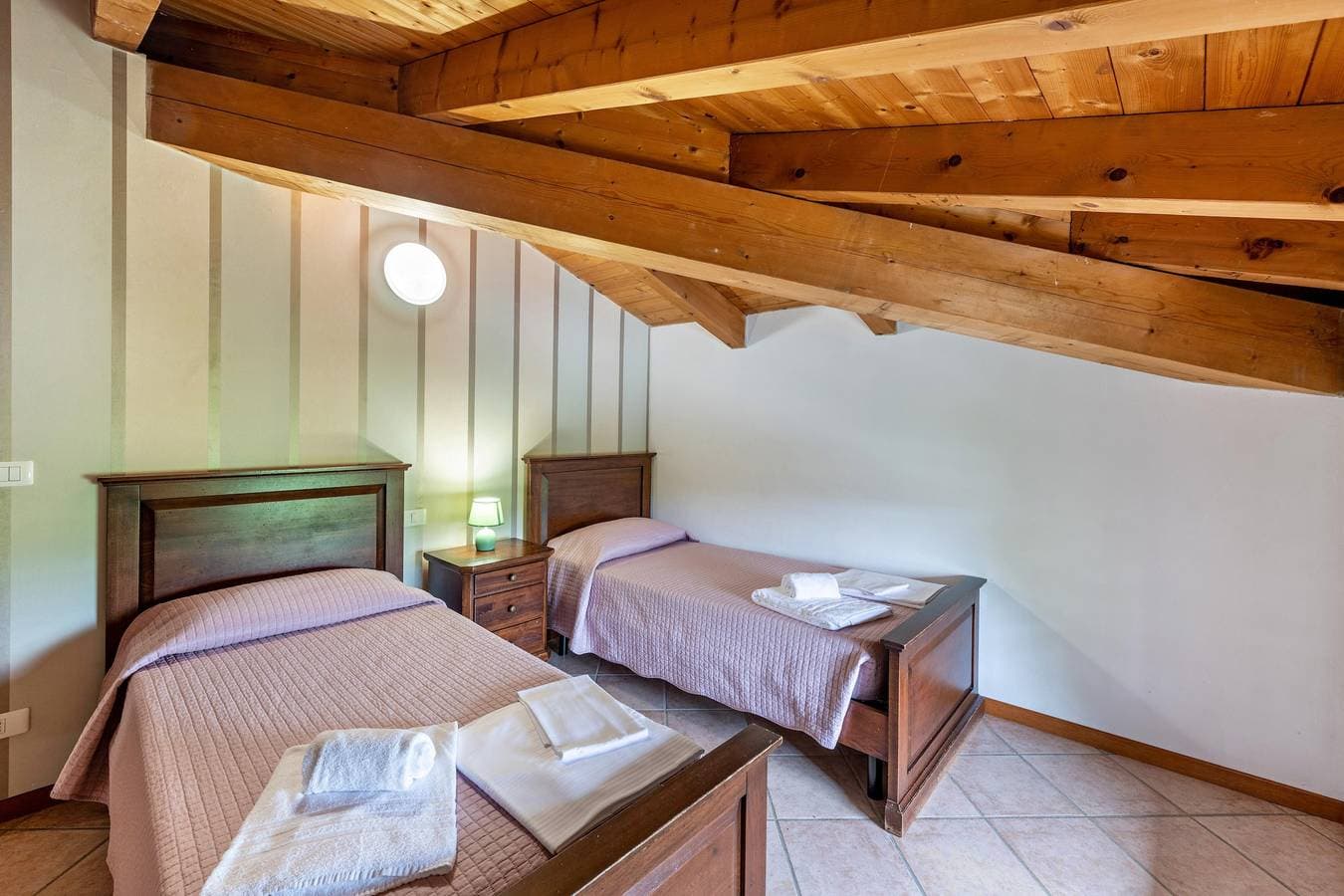 Foto 9 von 30: Ferienwohnung "Agriturismo Colombare Teboi Trilo" mit Bergblick, Gemeinschaftspool und WLAN