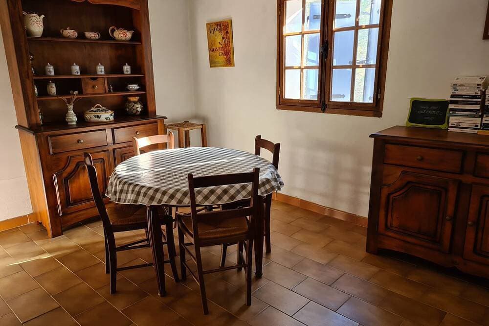 Foto 9 von 30: Provenzalisches Ferienhaus umgeben von Olivenbäumen für Liebhaber von Ruhe und Natur.