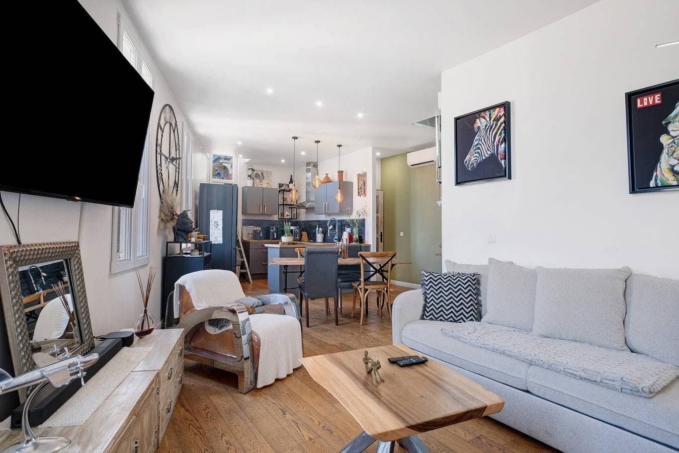 Foto 7 von 27: Klimatisiertes Duplex mit Parkplatz und Ladestation