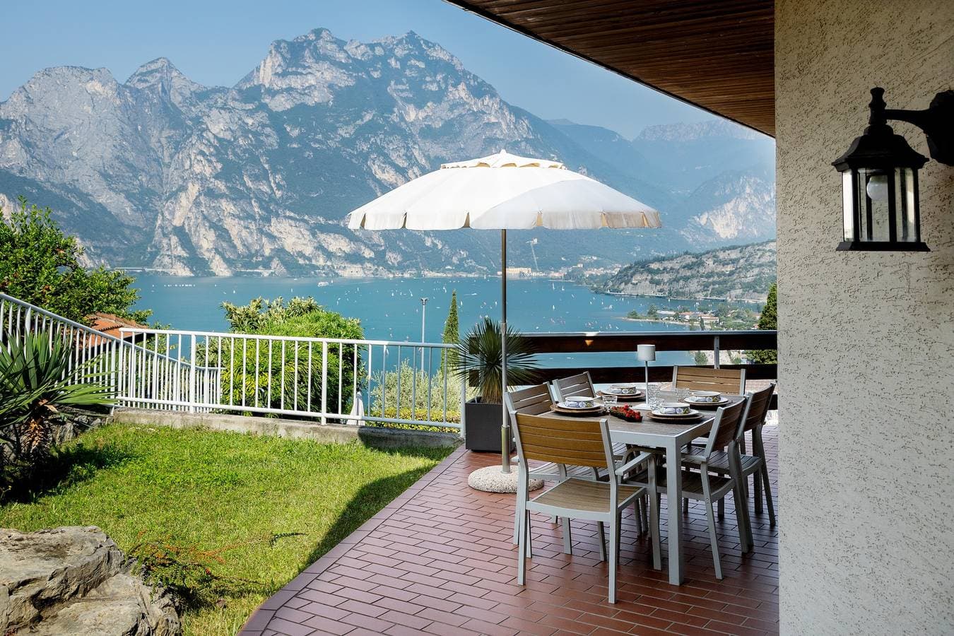 Foto 2 von 42: Appartamento Panorama „Il Palcoscenico del Garda: Exklusive Residenz (180 m²)“