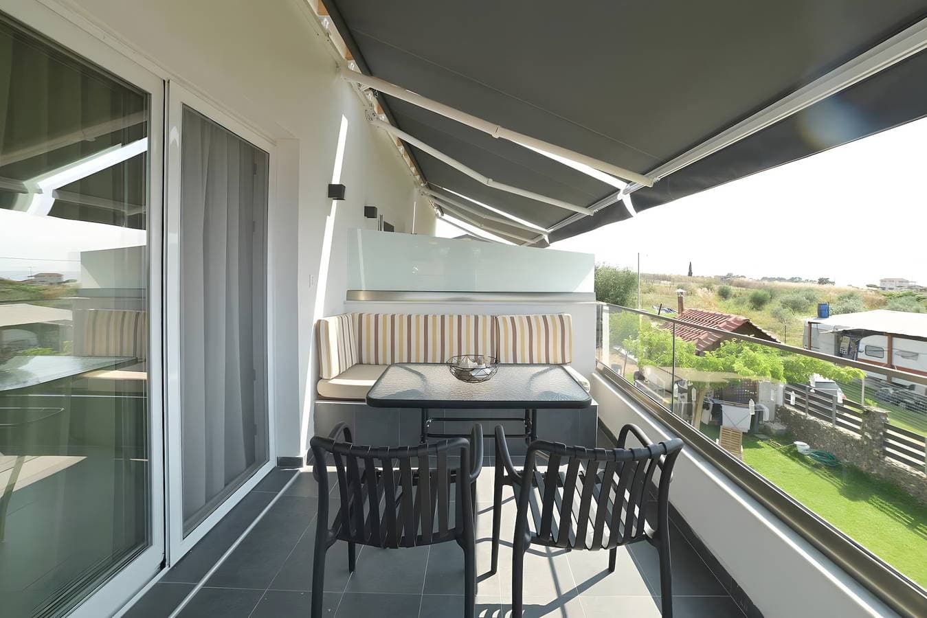 Foto 10 von 30: Ferienwohnung 'One Bedroom Apartment' mit Balkon, WLAN und Klimaanlage