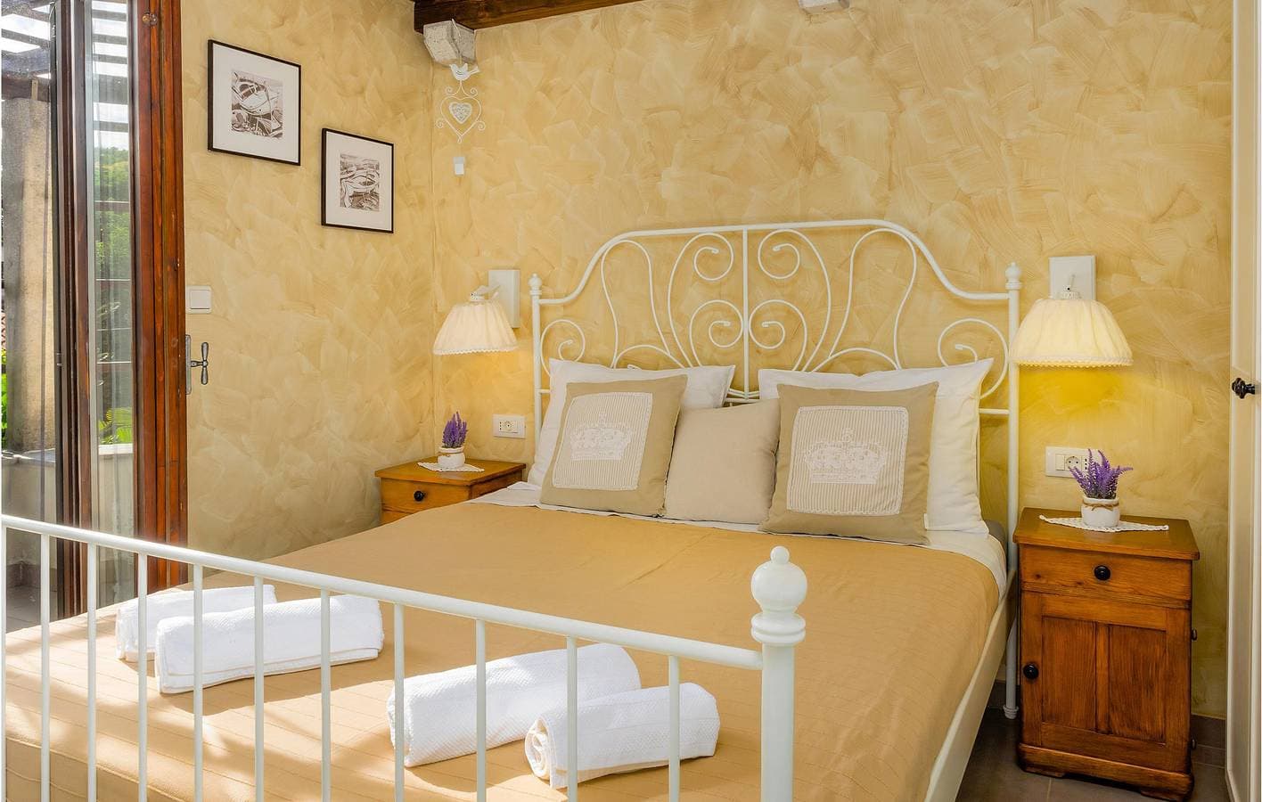 Foto 10 von 37: Gemütliche Ferienwohnung mit Pool, Terrasse und WLAN – nur 300 m von der Küste entfernt!