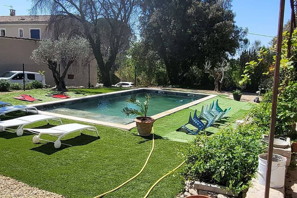 Foto 12 von 19: Air-conditioned villa with pool and fence