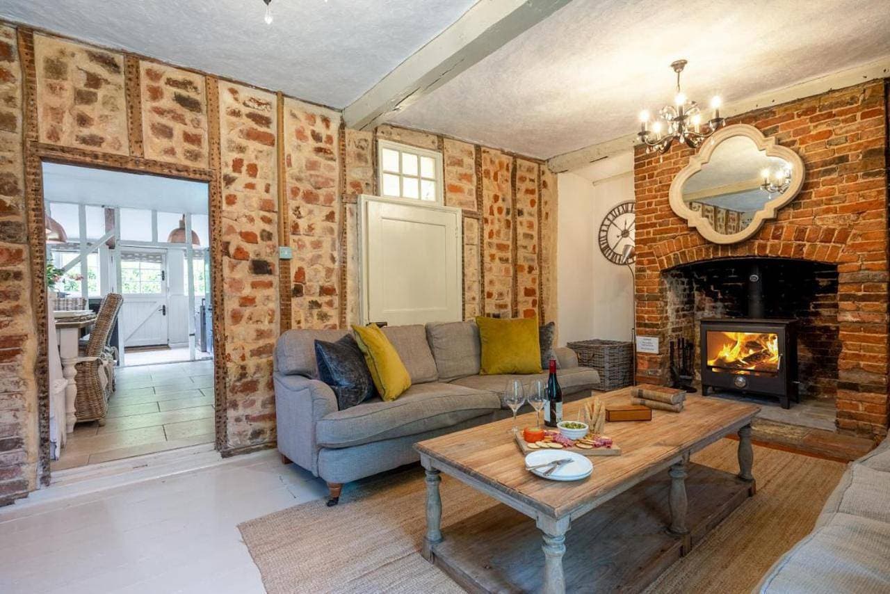 5 Bed in Halesworth oc-cfl 1