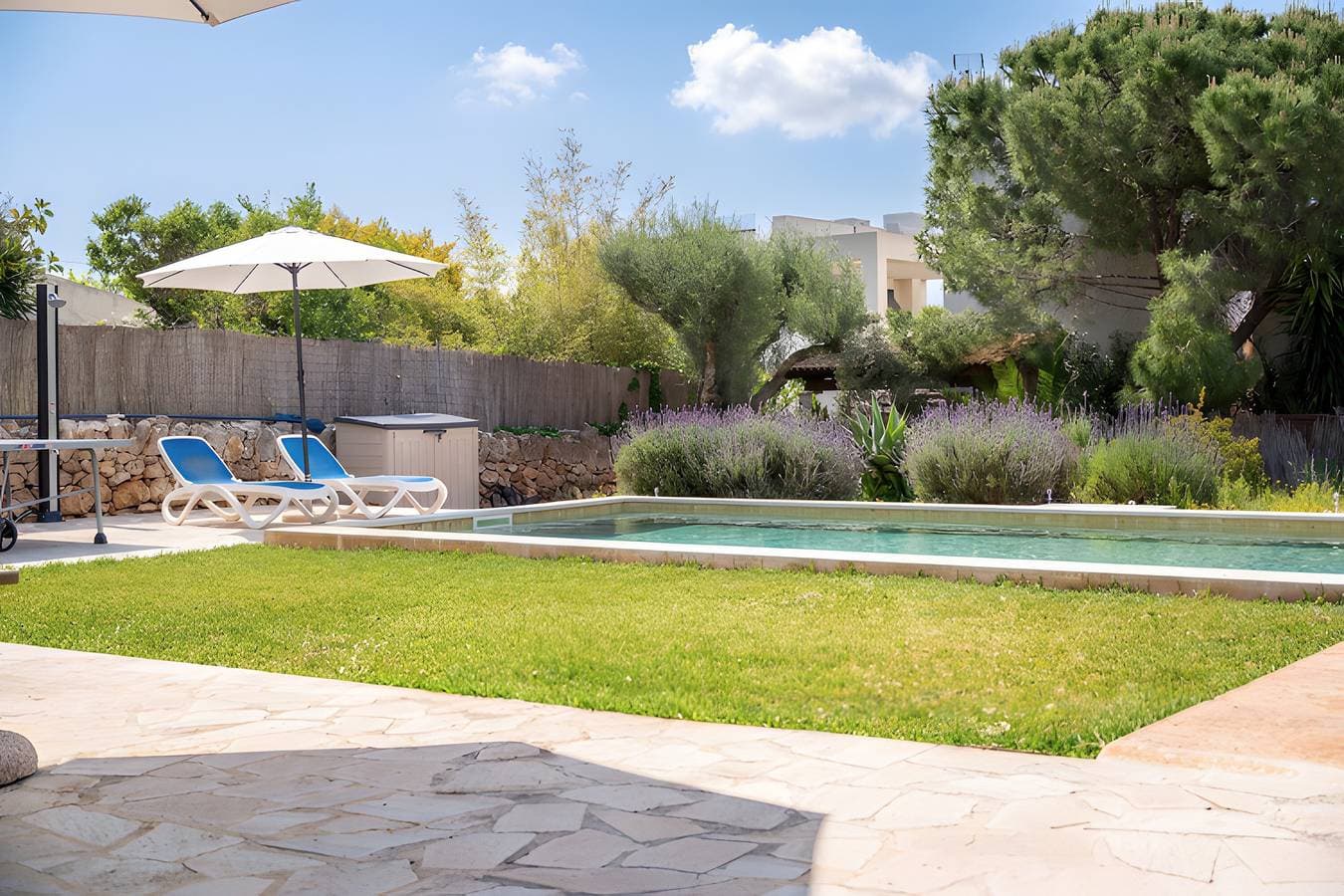 Foto 2 von 33: Villa 'Las Estrellas Cala Llombards' mit Meerblick, Wi-Fi und Klimaanlage