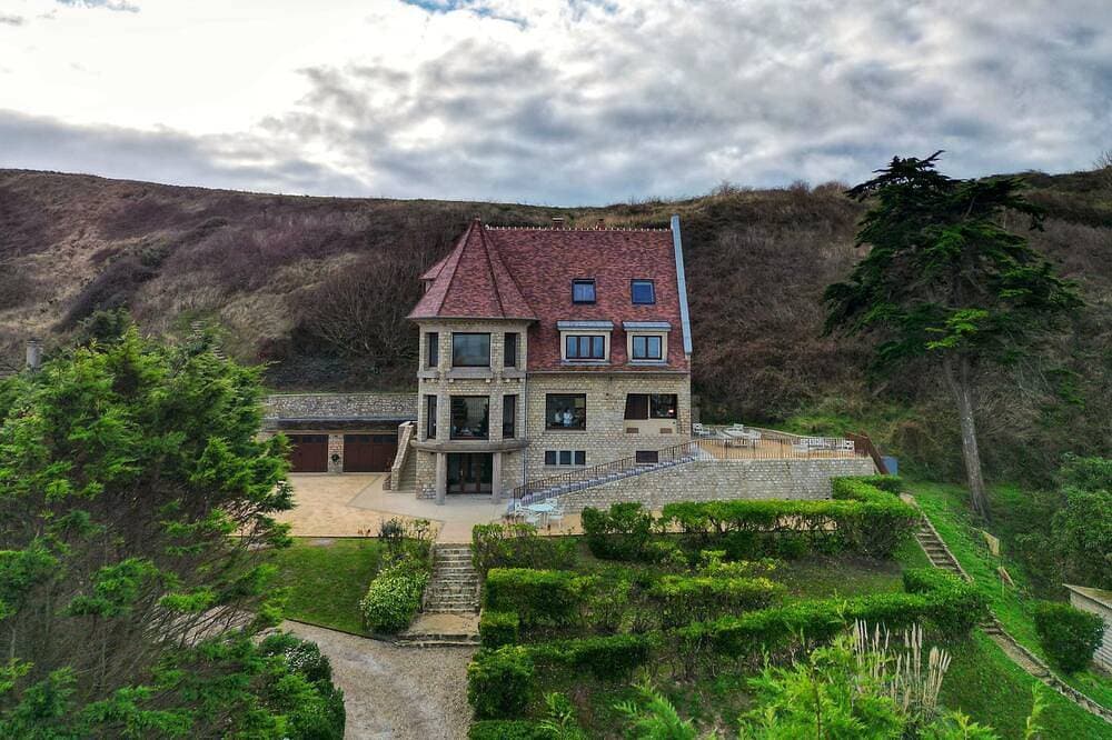 Foto 10 von 30: La Sauvagère, Exceptional Art Deco Villa on Omaha Beach with Direct Beach Access