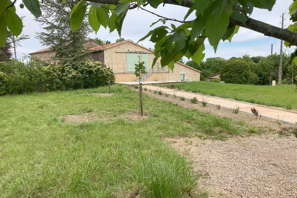 Foto 10 von 21: Gîte de Sarrasi sleeps 4