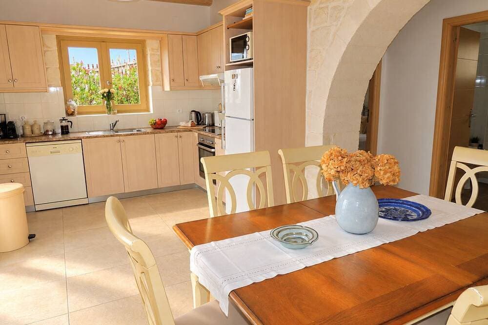 Foto 7 von 30: Villa Athina, Kokkino Horio, Chania. Charmante Steinvilla mit tollem Meerblick.