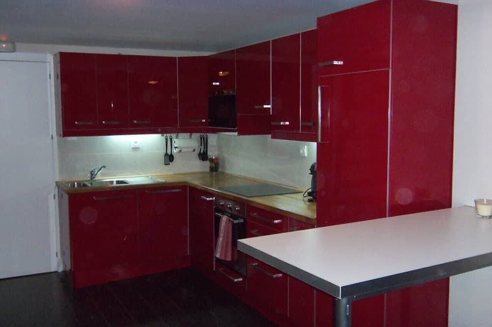 Foto 9 von 12: Komfortable Wohnung 2 Schlafzimmer 2 Badezimmer mit Garage und Pool
