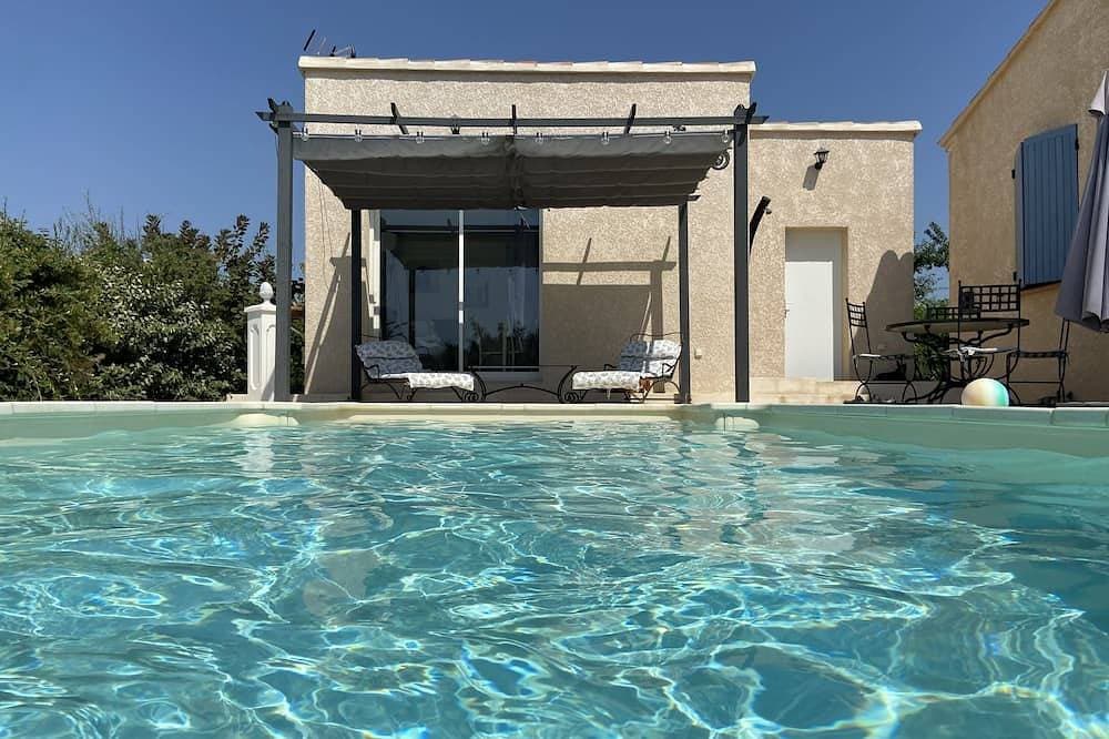 100% self-contained studio at the foot of the Dentelles de Montmirail 1