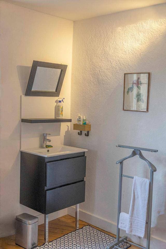 Foto 7 von 15: Standard Double Room with Shared Bathroom