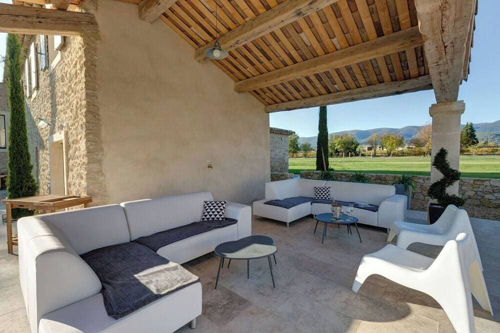 Luxurious 5* stone farmhouse 1