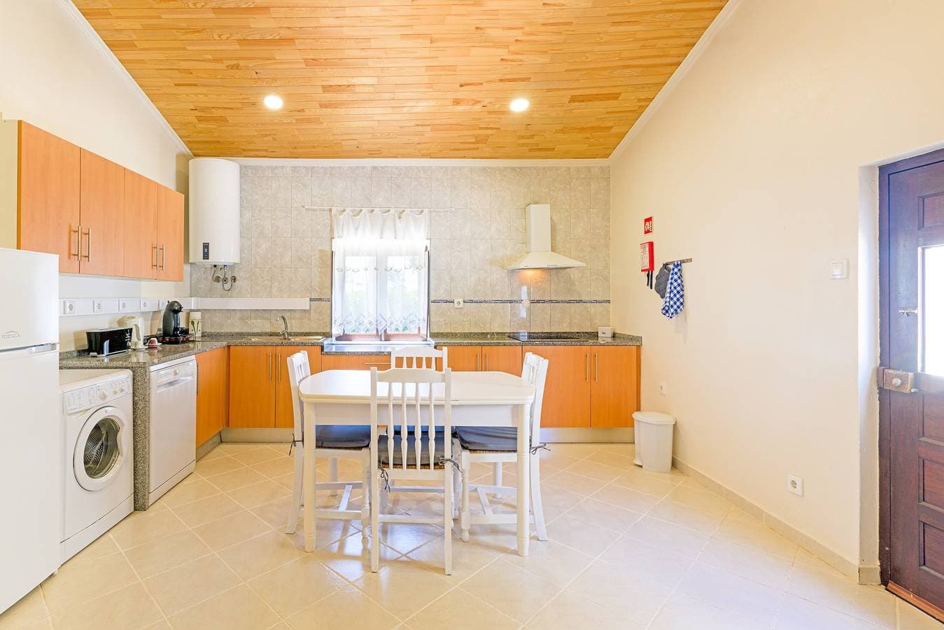 Foto 4 von 23: Ferienhaus 'Casa Dos Lírios' mit Bergblick, privater Terrasse und WLAN