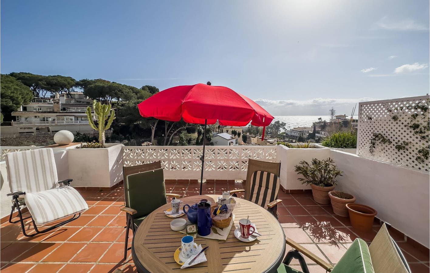 Foto 13 von 25: Apartment mit Meerblick, Pool und Parkplatz